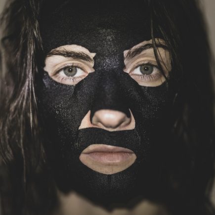 Les bienfaits du charbon végétal pour le visage